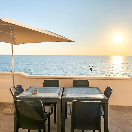 Fronte Spiaggia Con Terrazza Vista Mare *